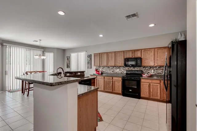 $3,200 | 13546 West Port Royale Lane, Surprise, AZ 85379