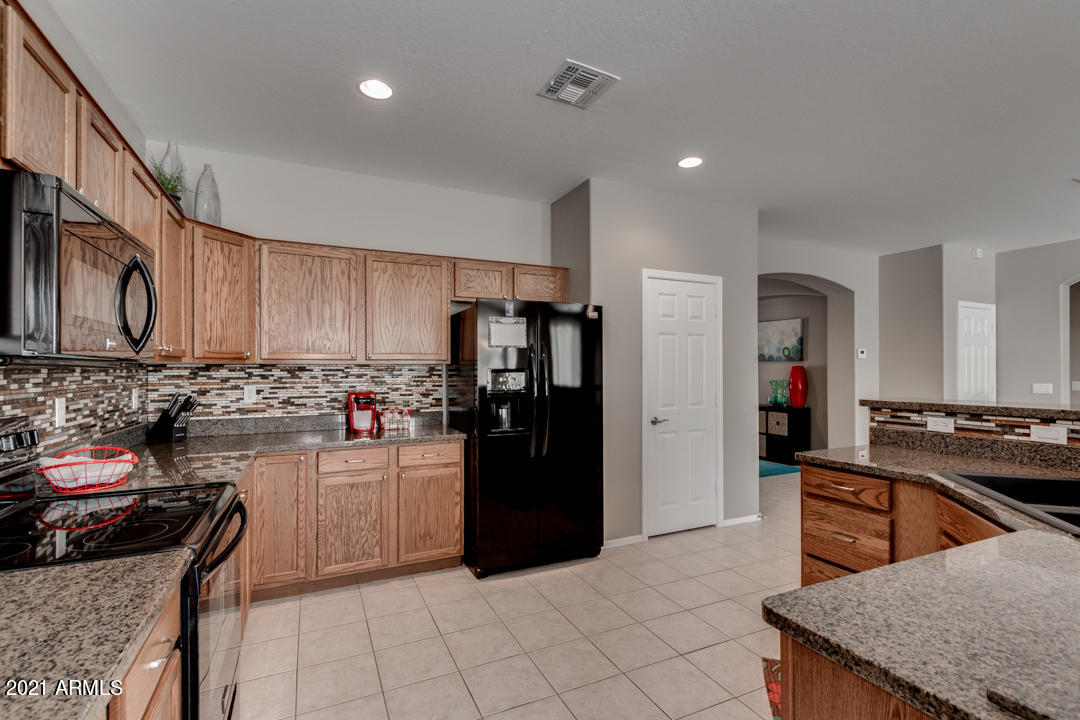 13546 West Port Royale Lane Surprise, AZ 85379 - Photo 8 of 57 08-Port Royale