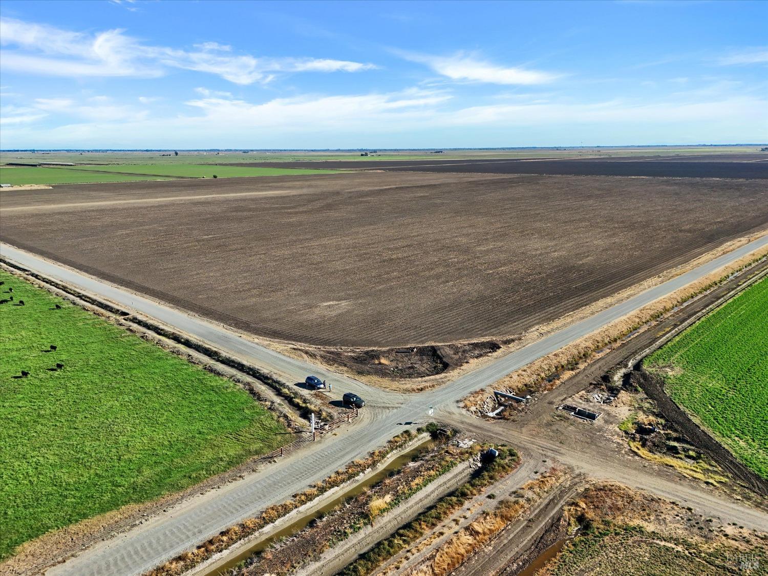 7788 Trefoil Road Dixon, CA 95620 - Photo 9 of 11 a view of an ocean from a balcony