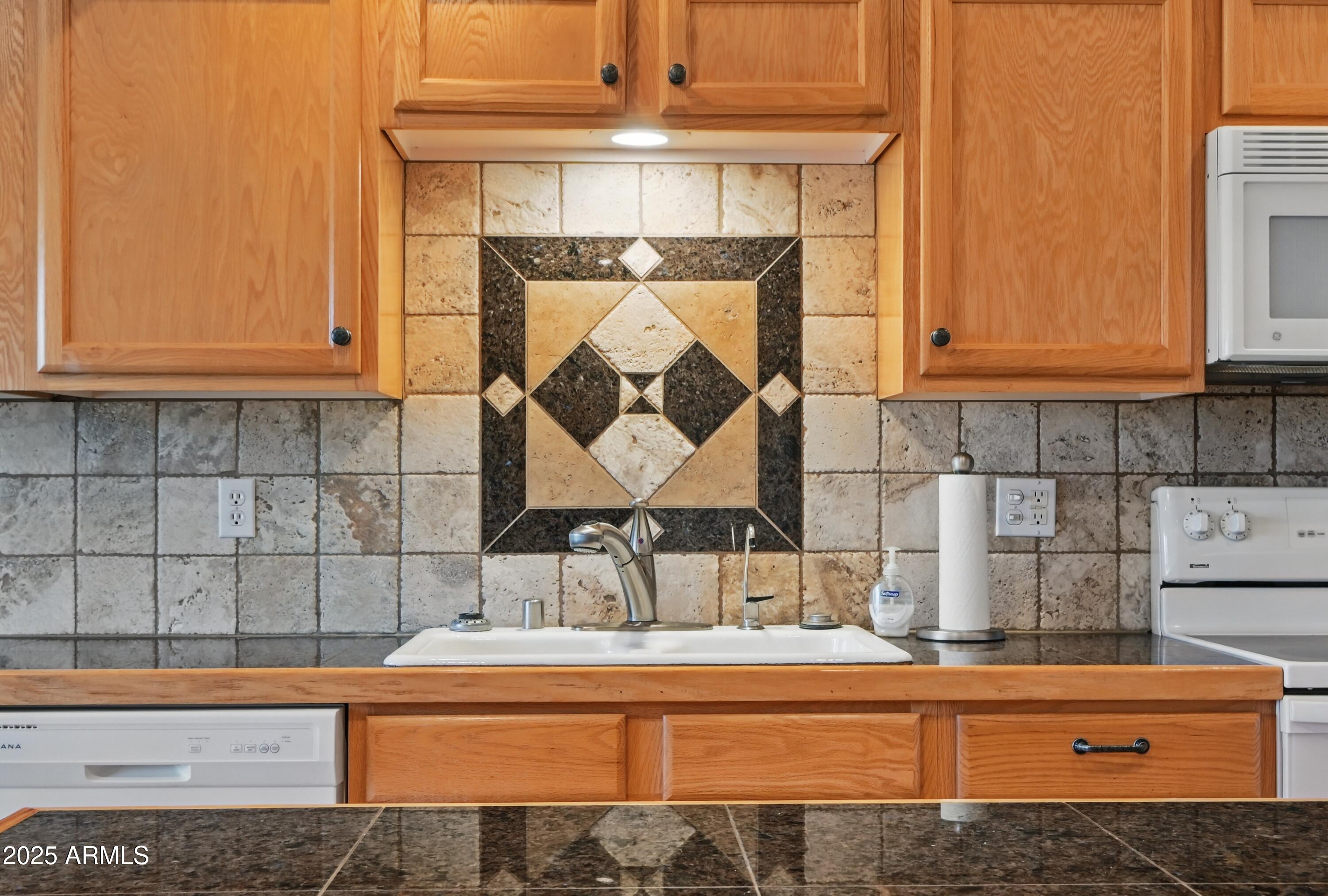 613 West Rim View Road Payson, AZ 85541 - Photo 15 of 45 Kitchen