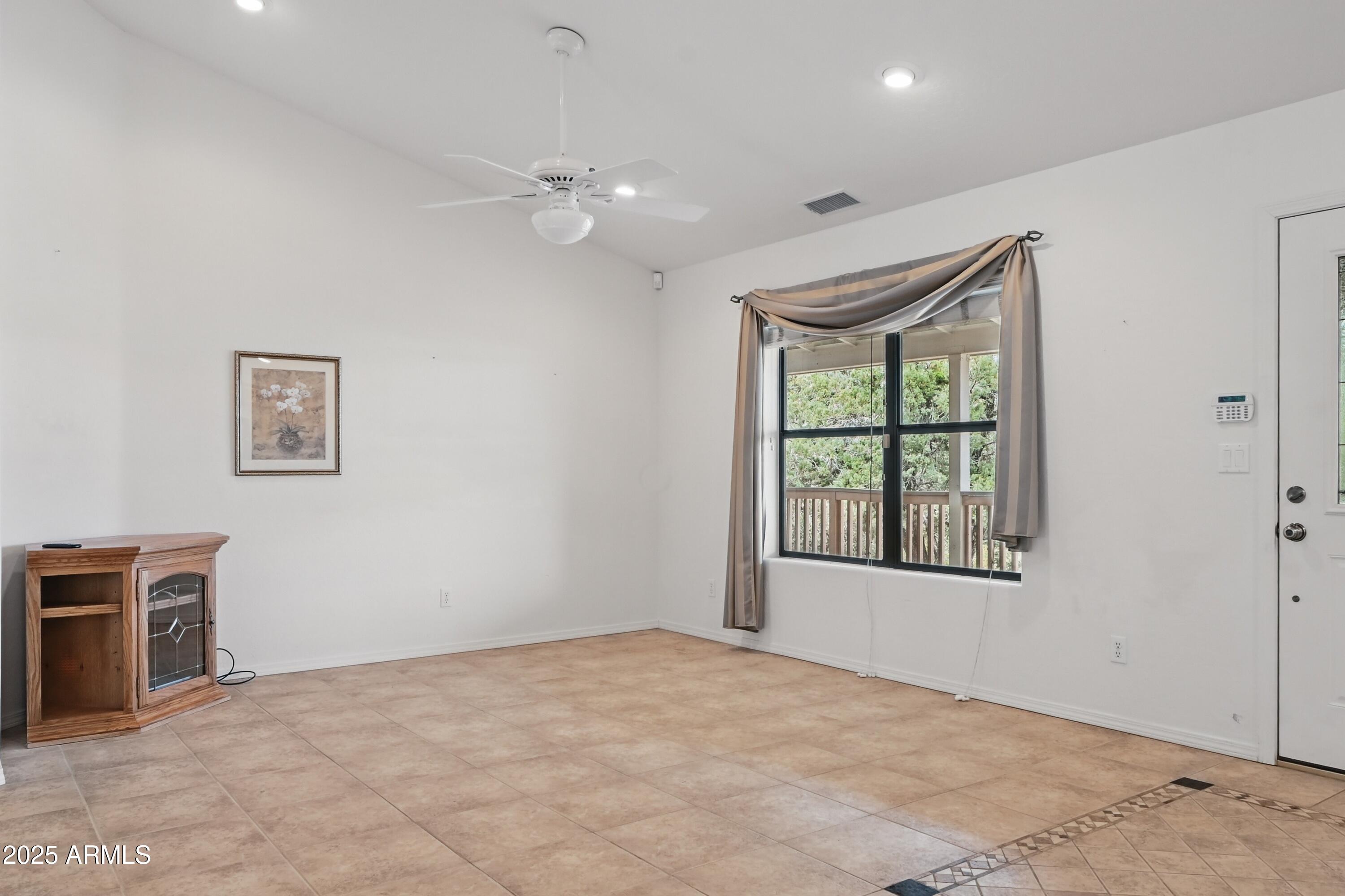 613 West Rim View Road Payson, AZ 85541 - Photo 10 of 45 Living Room/Great Room