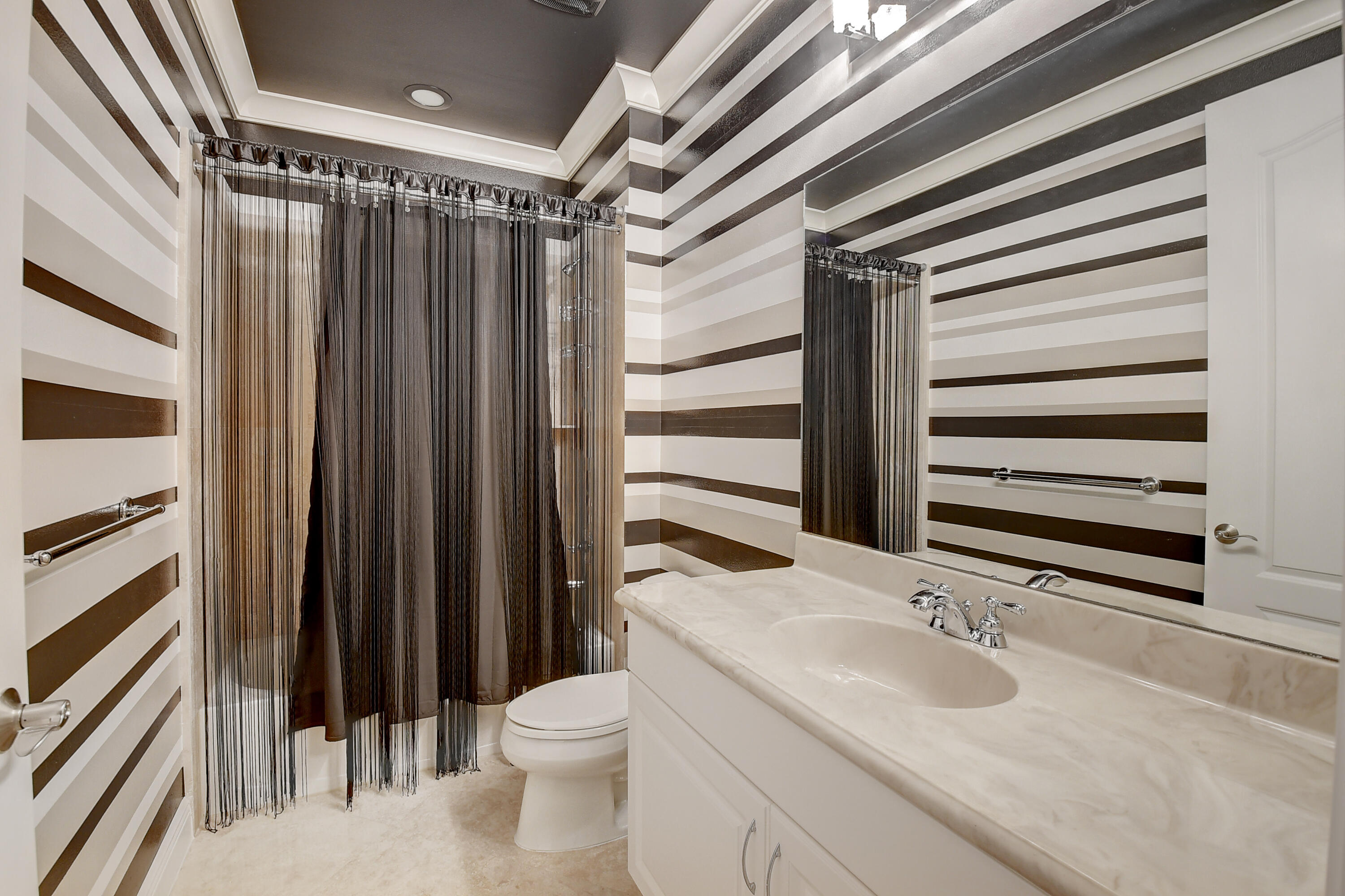 5645 Northeast Trieste Way Boca Raton, FL 33487 - Photo 27 of 36 Lower level bath