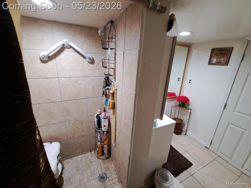 12275 East 11 Mile Road Warren, MI 48093 - Photo 17 of 22