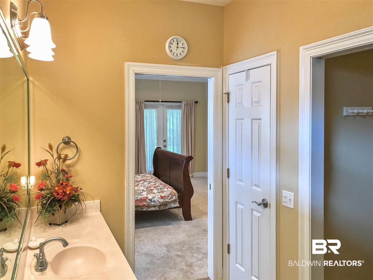 117 Mark Twain Loop Foley, AL 36535 - Photo 12 of 37 Large master with walk in shower