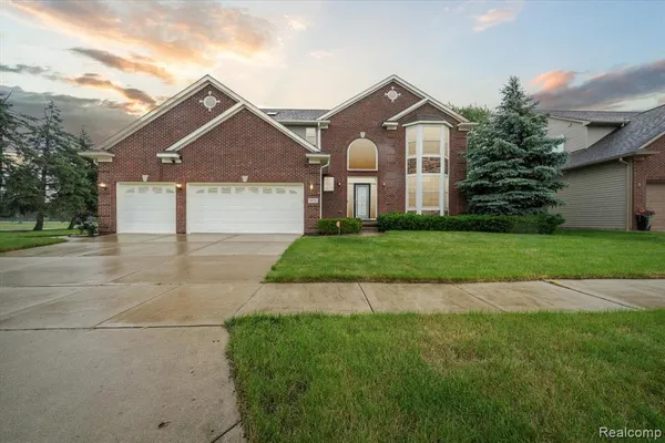 $4,100 | 4976 Saddle Brook Court, Troy, MI 48085
