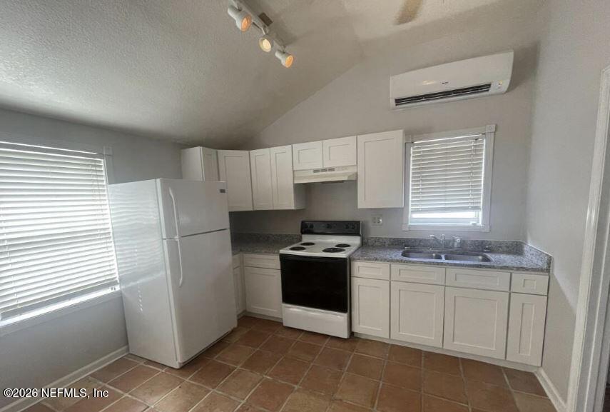 1805 Perry Place Jacksonville, FL 32207 - Photo 45 of 57 1810 Landon Kitchen