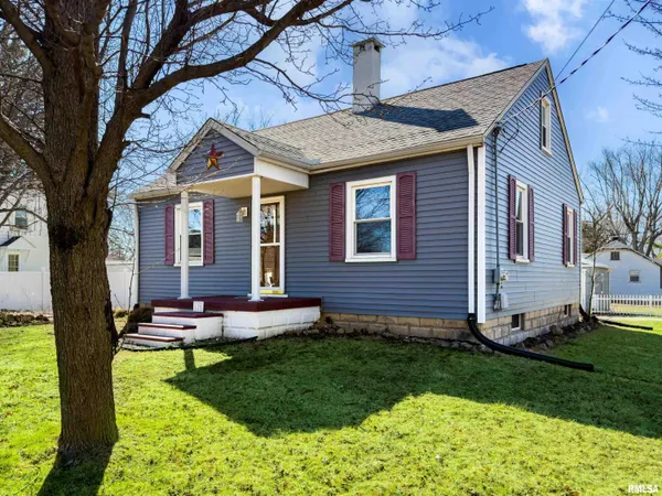 $142,000 | 121 Albert Street, Washington, IL 61571