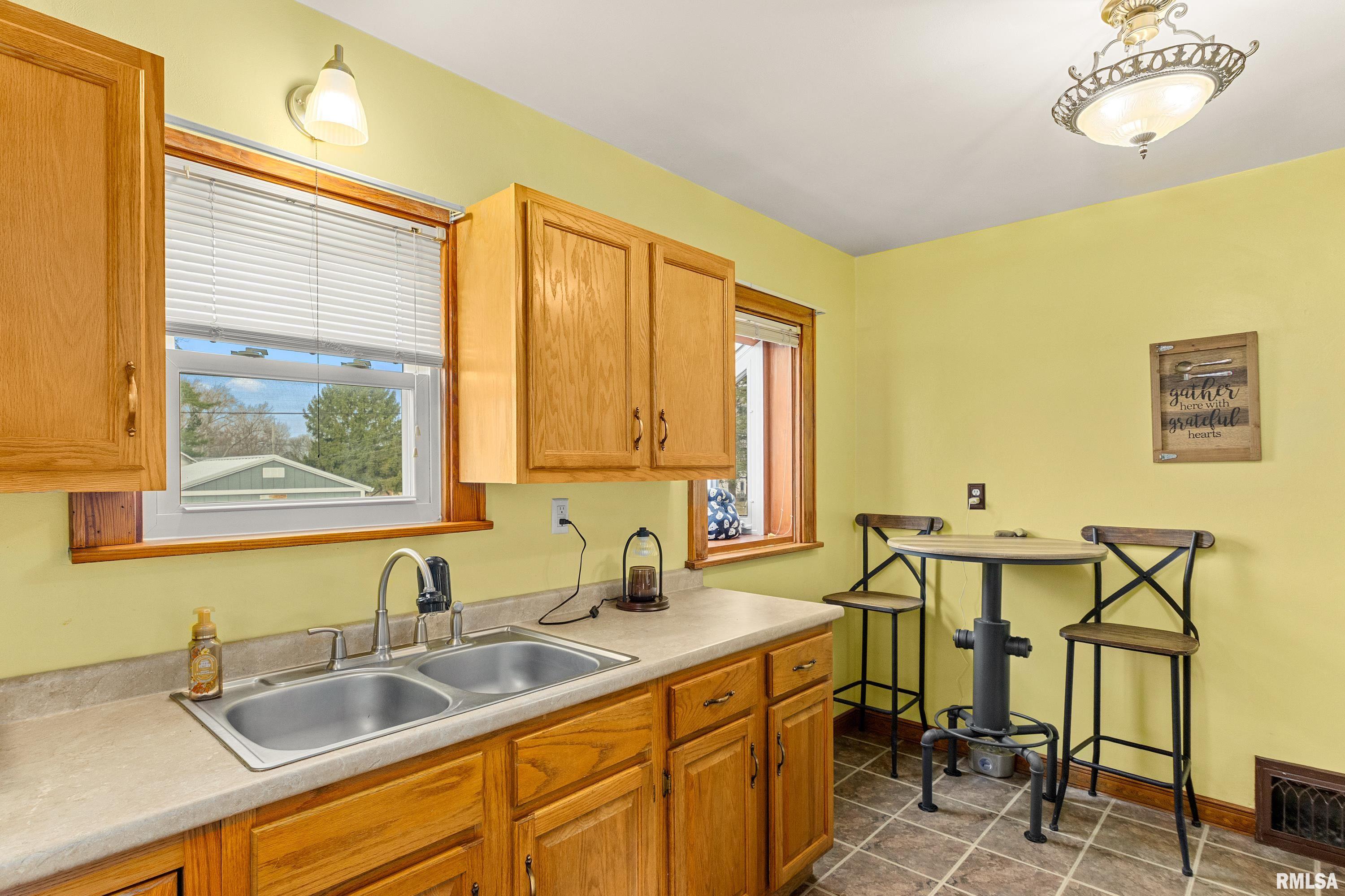 121 Albert Street Washington, IL 61571 - Photo 12 of 33
