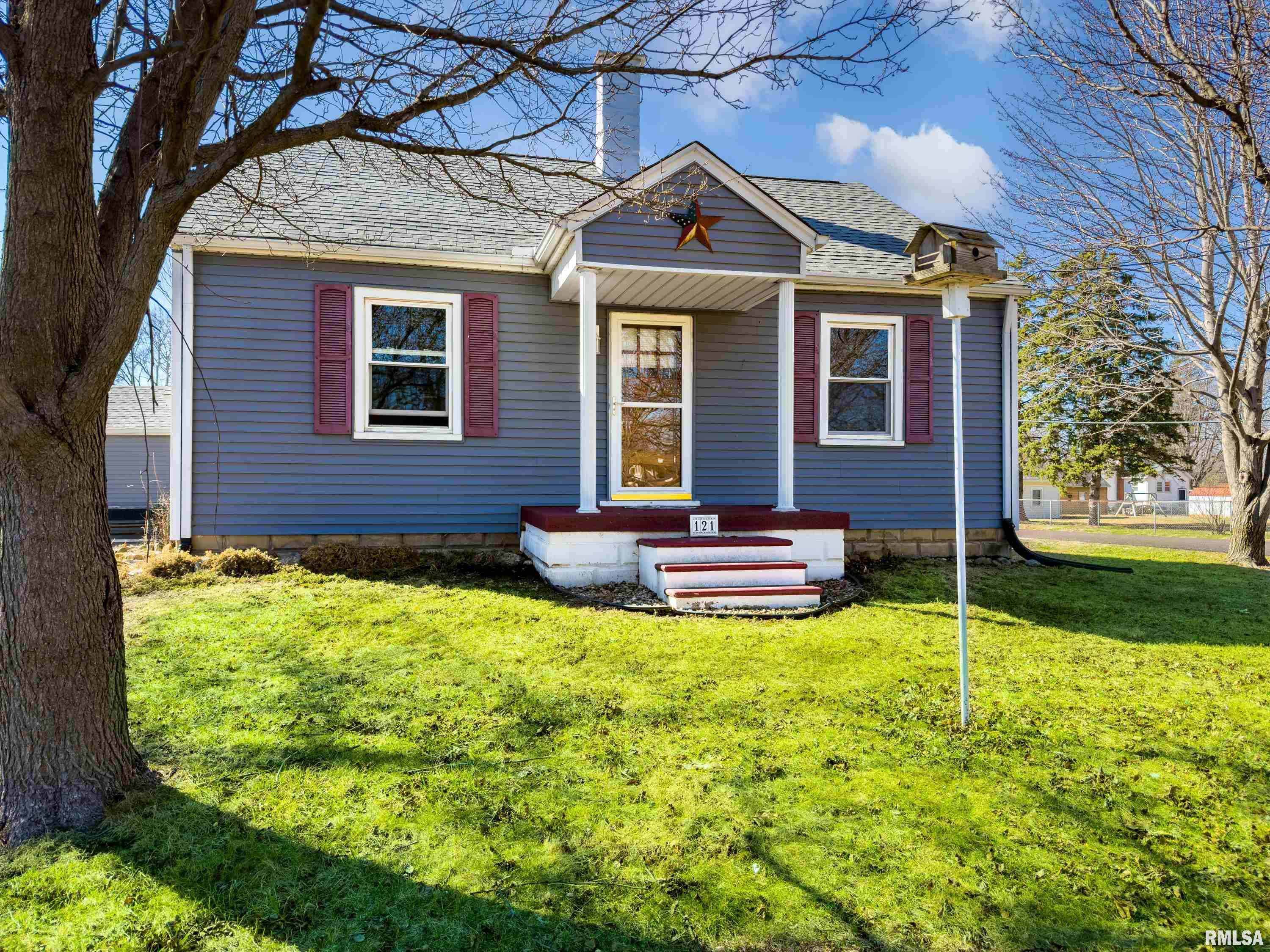 121 Albert Street Washington, IL 61571 - Photo 2 of 33