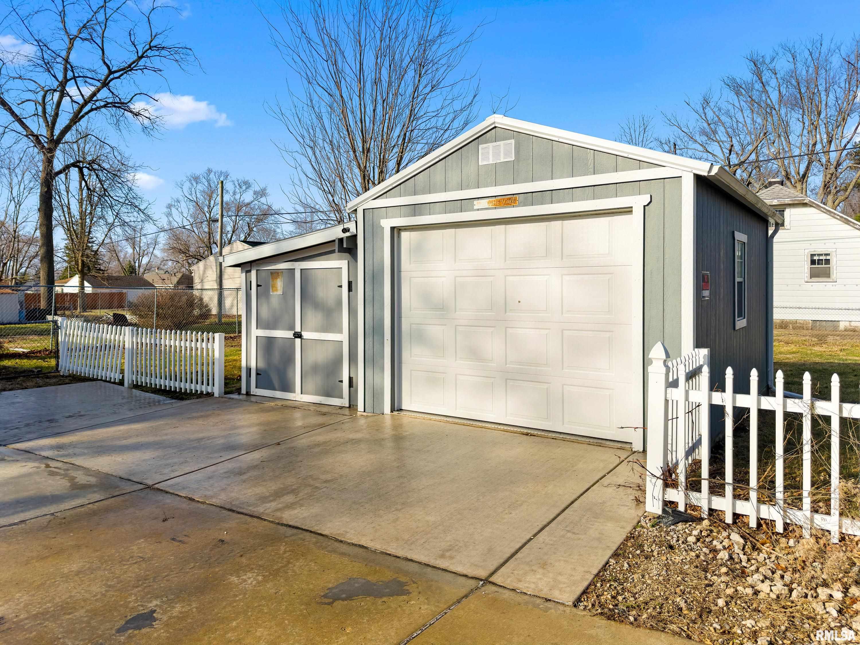 121 Albert Street Washington, IL 61571 - Photo 26 of 33