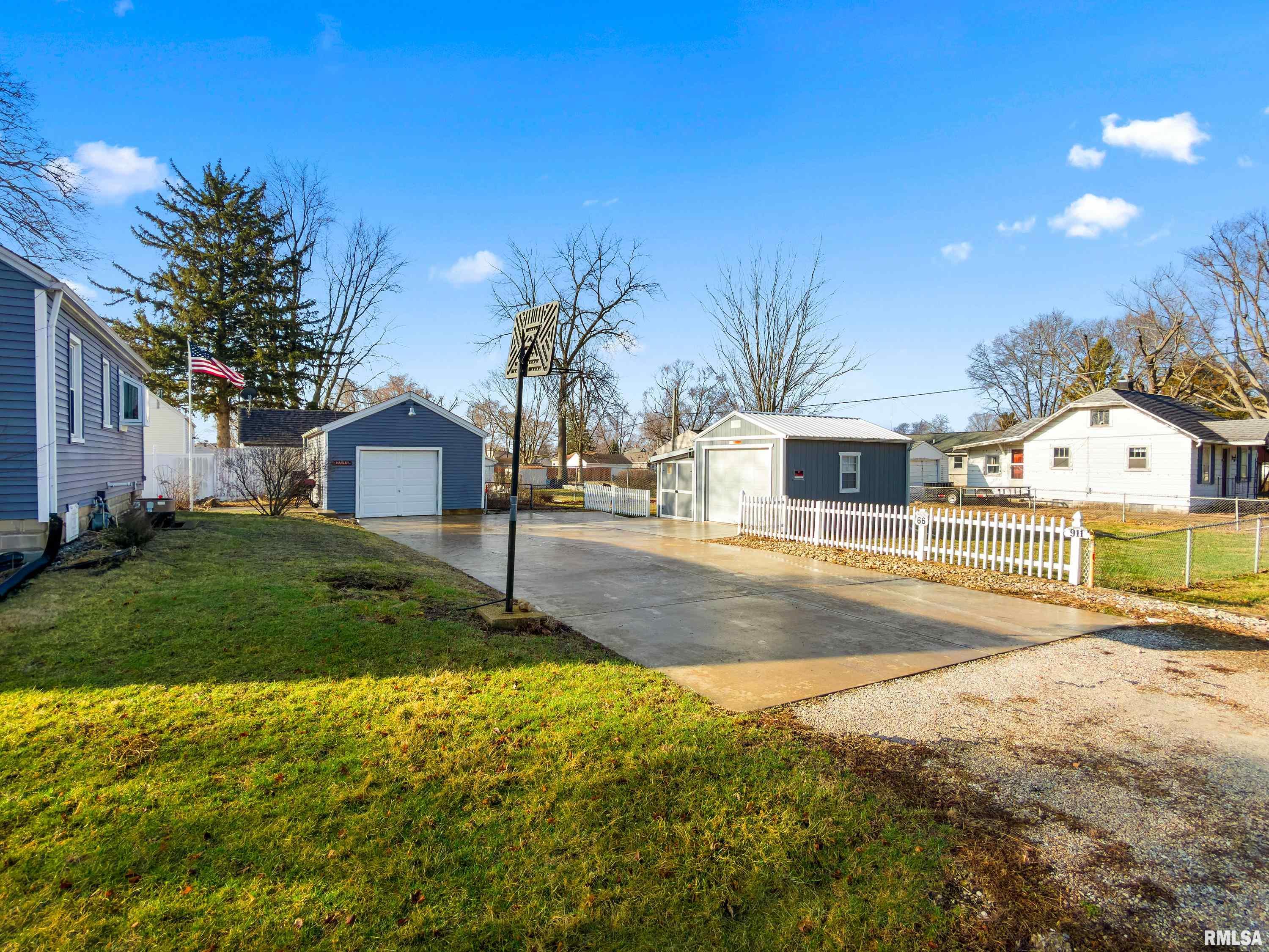 121 Albert Street Washington, IL 61571 - Photo 28 of 33