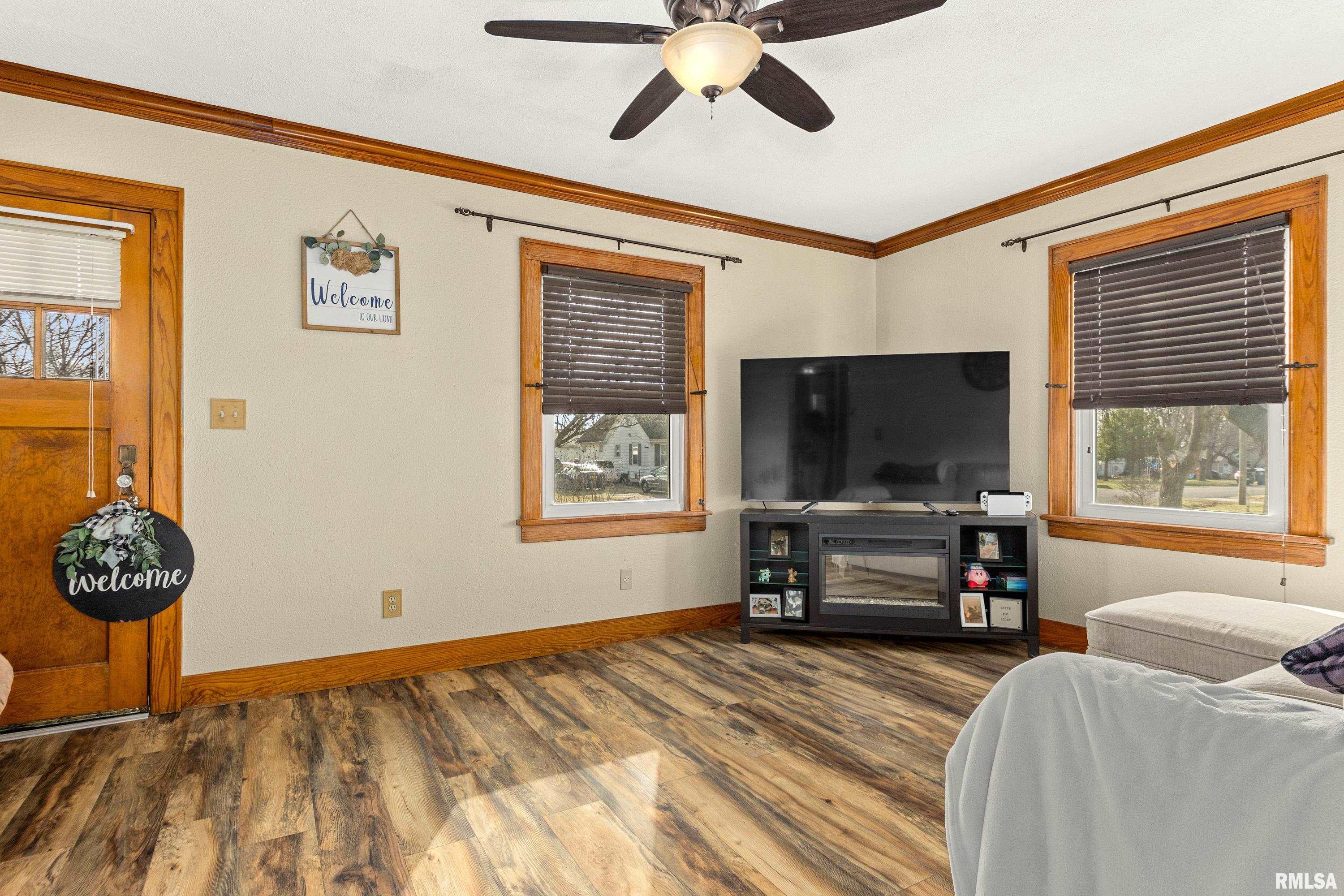 121 Albert Street Washington, IL 61571 - Photo 5 of 33