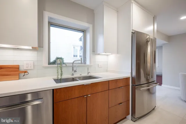 a view of kitchen with breakfast area