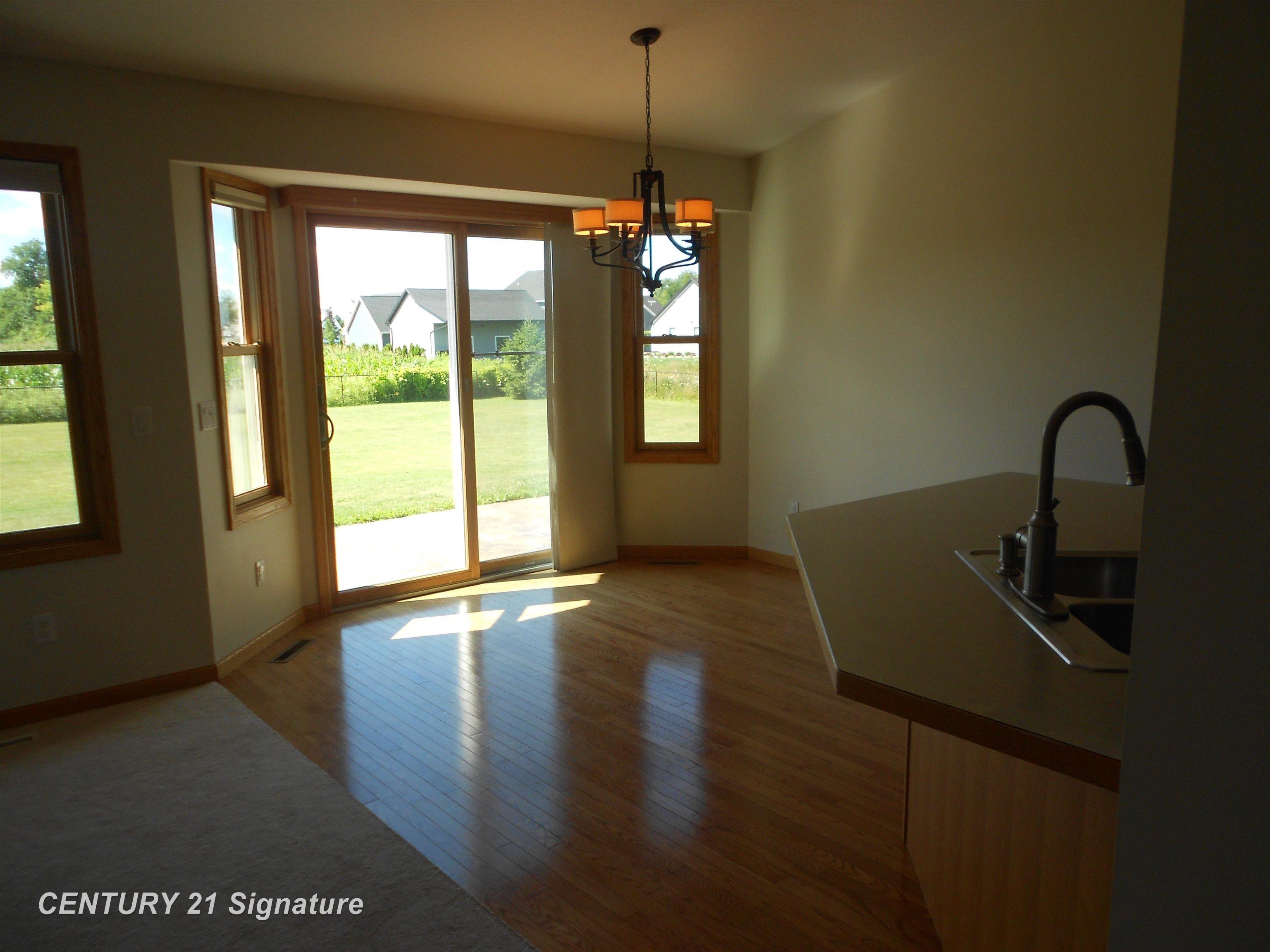 10233 Sarle Road Freeland, MI 48623 - Photo 9 of 38