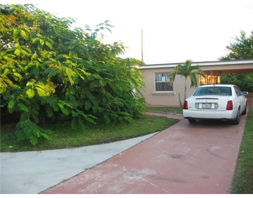 2940 Seminole Road West Palm Beach, FL 33406 - Photo 1 of 10 Primary Photo