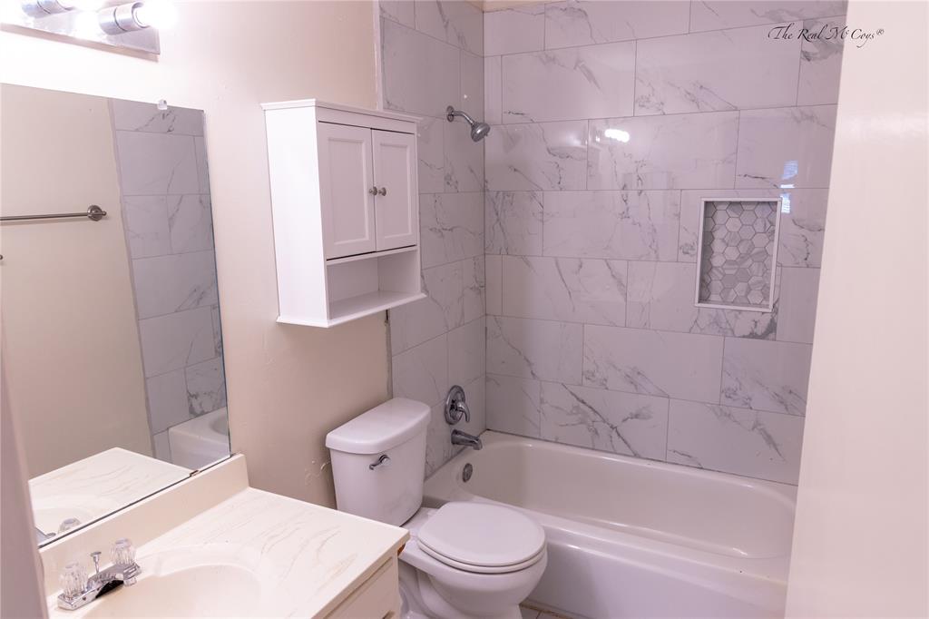 3101 Raintree Drive Plano, TX 75074 - Photo 12 of 17 Spa like shower!