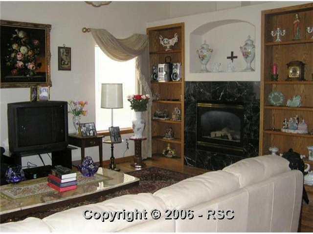 6530 Leesburg Road Colorado Springs, CO 80922 - Photo 3 of 7 Gallery Image 3