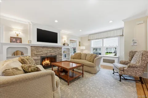 $1,985,000 | 15 Kensington Road, Garden City, NY 11530