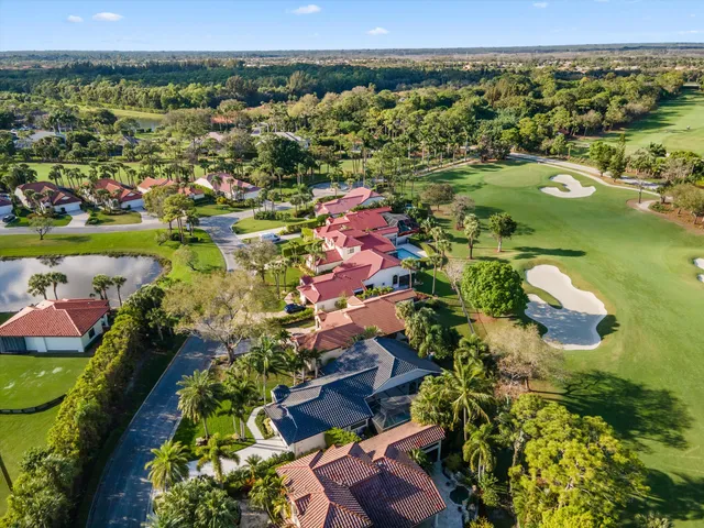 a picture of a bench in a cabinet