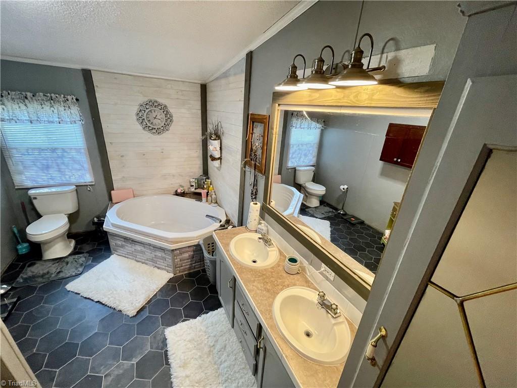 2346 Duggins Road Madison, NC 27025 - Photo 19 of 31 Master Bath