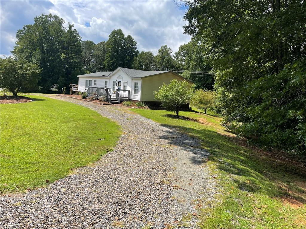 2346 Duggins Road Madison, NC 27025 - Photo 2 of 31 Large Circle Drive