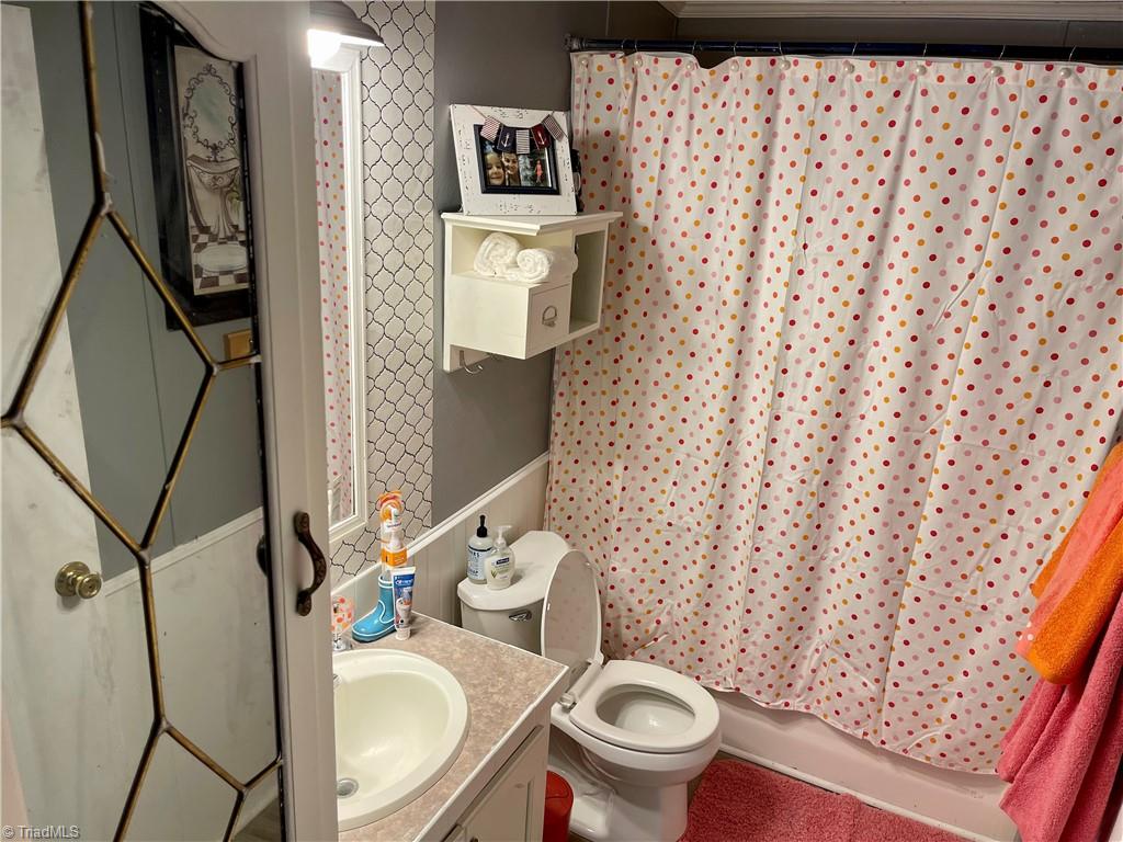 2346 Duggins Road Madison, NC 27025 - Photo 24 of 31 Full Hall Bathroom