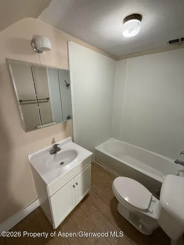 $1,000 | 450 Washington Street, Craig, CO 81625