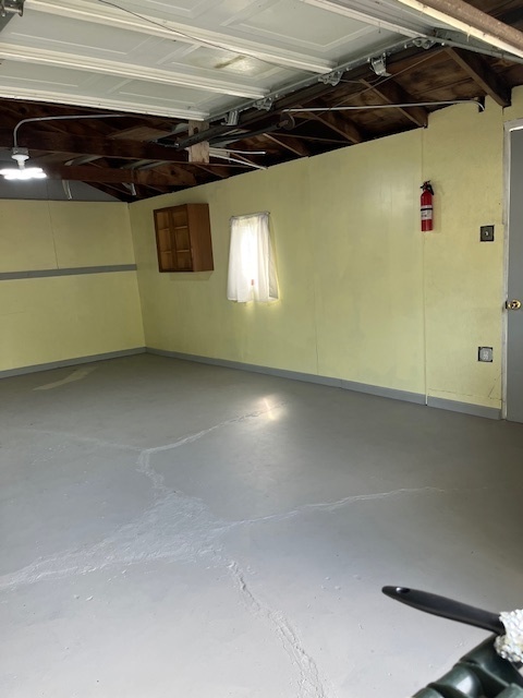 3027 Wilshire Avenue Markham, IL 60428 - Photo 5 of 16 a close view of a stove