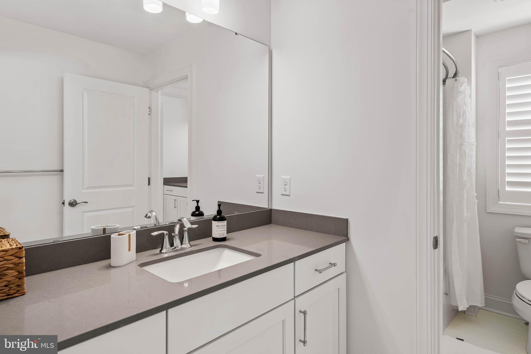 30468 Madeira Lane Ocean View, DE 19970 - Photo 26 of 56 2nd floor full bathroom