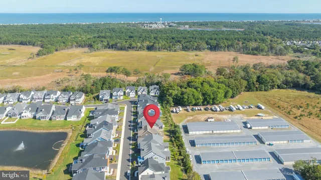 a view of a lake with house