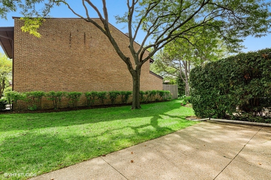 1708 Wildberry Drive, Unit A Glenview, IL 60025 - Photo 23 of 27