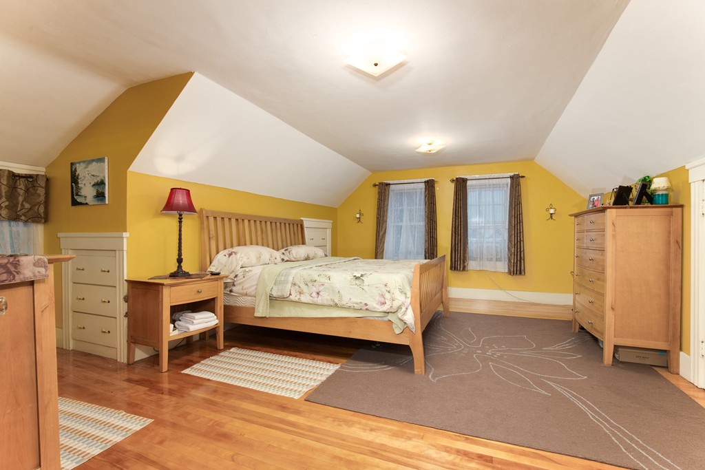 22 Beaconsfield Road Worcester, MA 01602 - Photo 23 of 27