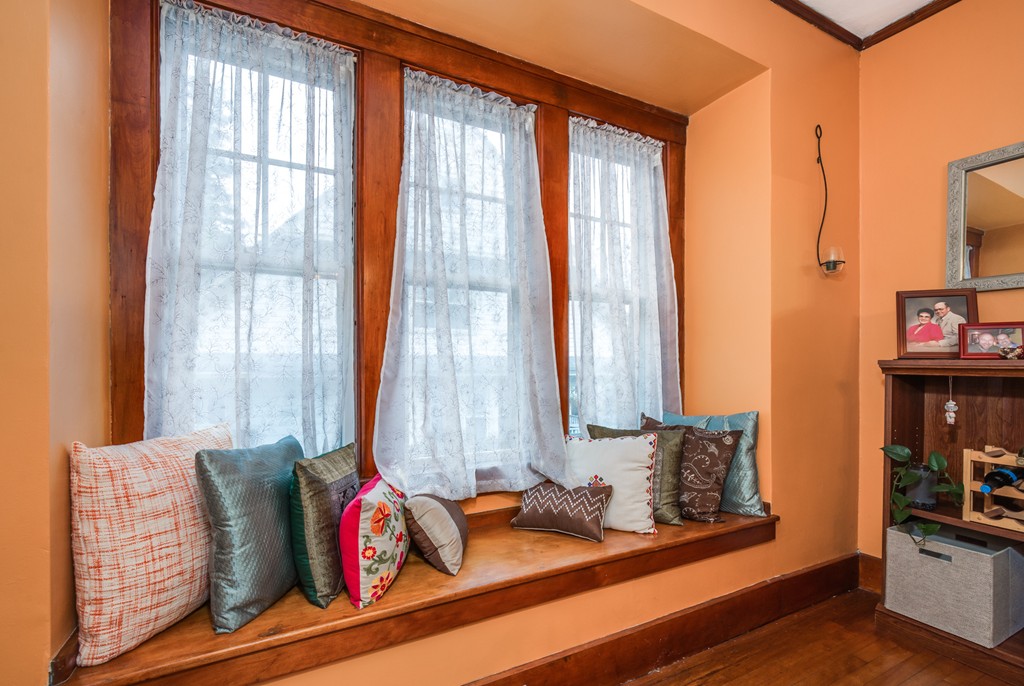 22 Beaconsfield Road Worcester, MA 01602 - Photo 6 of 27