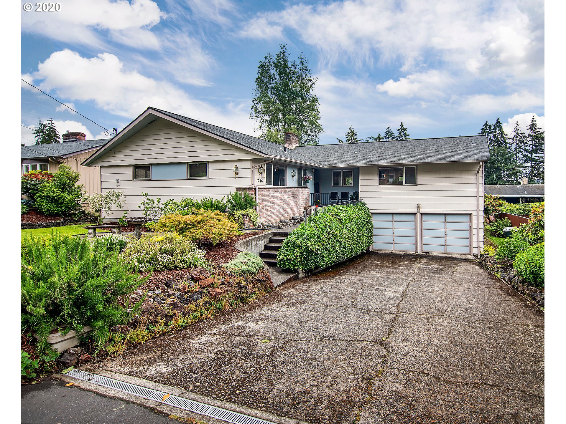 1246 Sycamore Place Longview, WA 98632 - Photo 1 of 32 Gallery Image 1