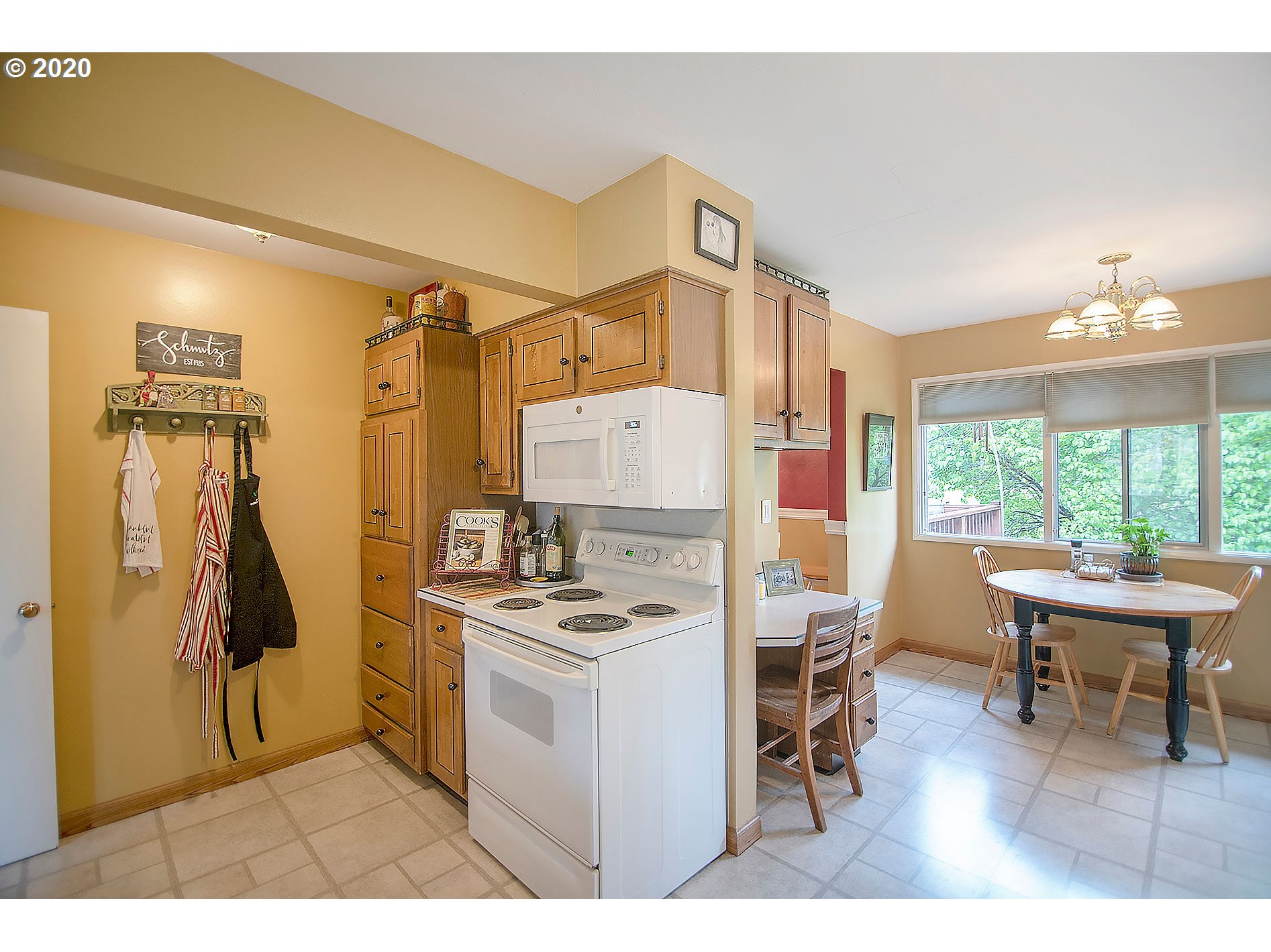 1246 Sycamore Place Longview, WA 98632 - Photo 8 of 32 Gallery Image 8