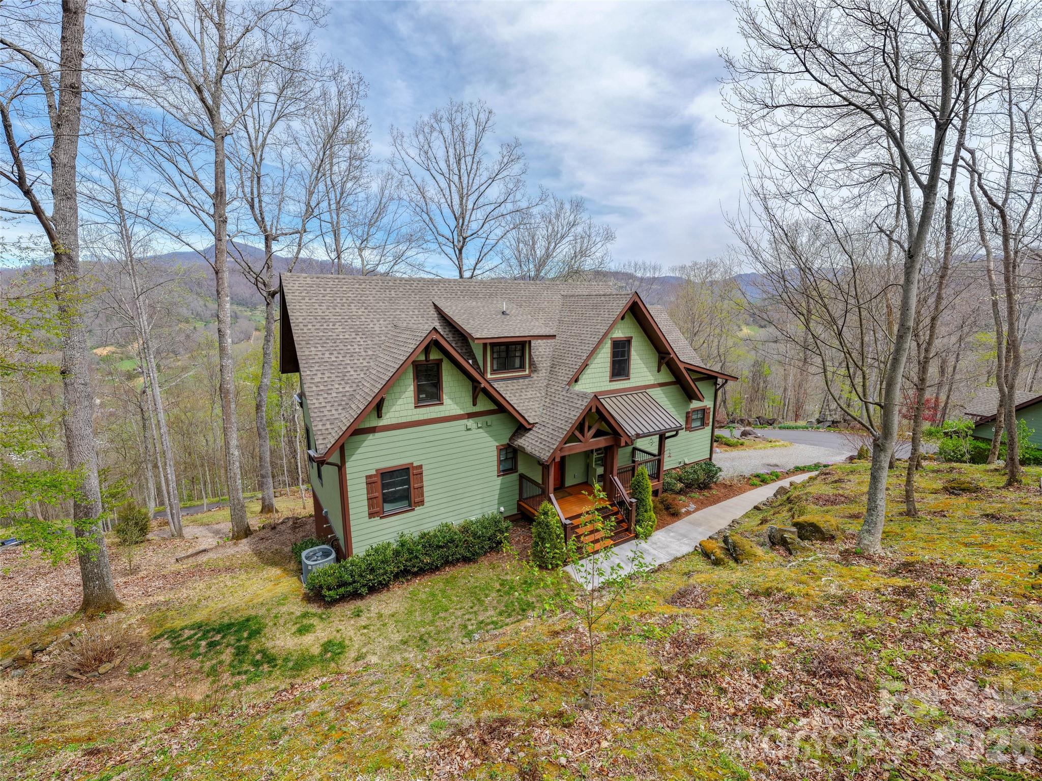 711 Winfield Drive Clyde, NC 28721 - Photo 3 of 44