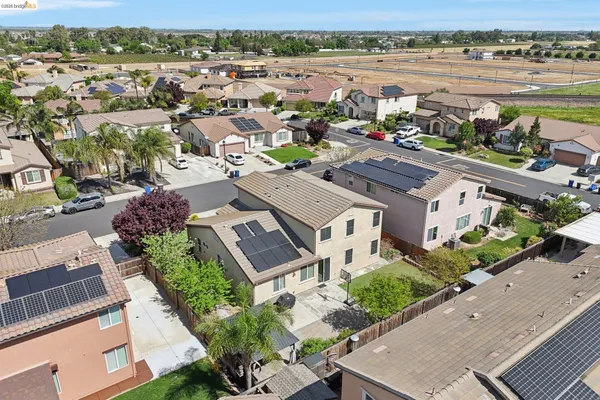 a picture of a wall with a white wall