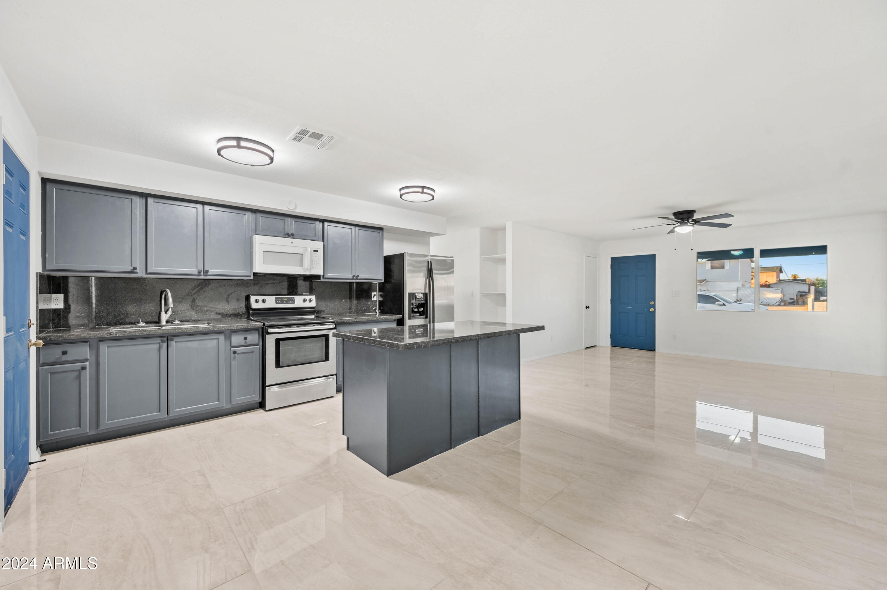 8119 West Osborn Road Phoenix, AZ 85033 - Photo 11 of 33 8119 W Osborn Rd Phoenix AZ 85033-22