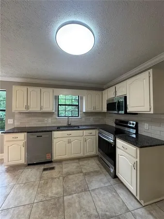 $379,900 | 165 North Woods Lane, Trenton, GA 30752