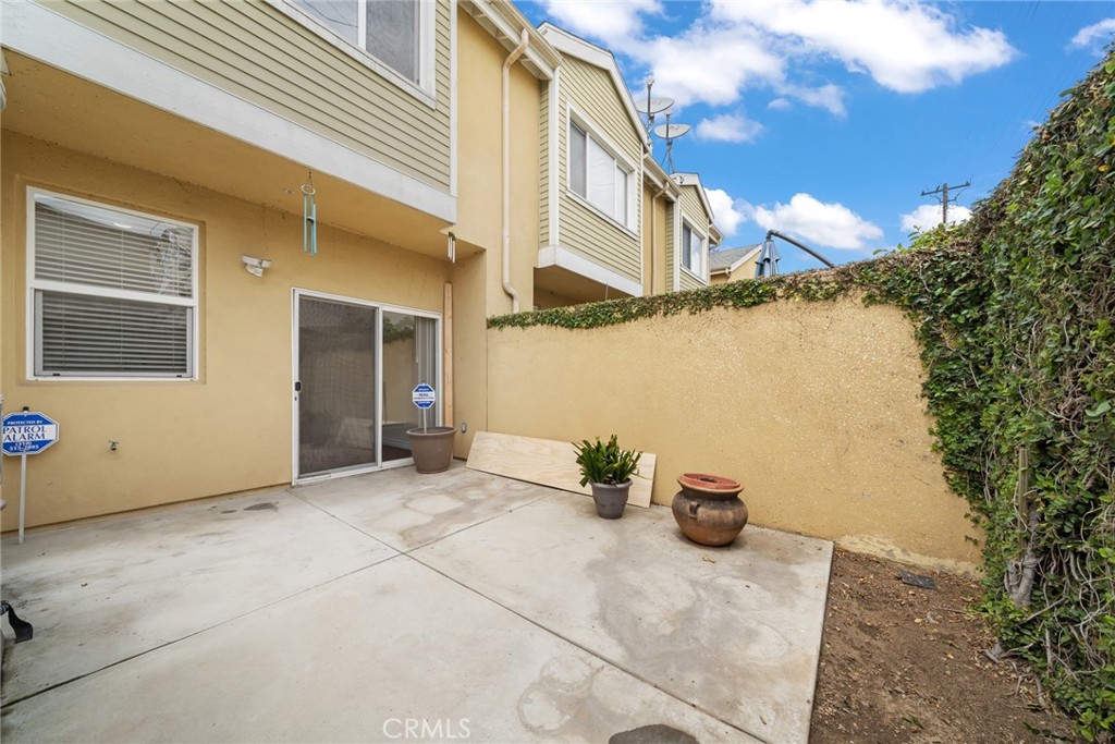 1500 Pine Avenue, Unit 9 Long Beach, CA 90813 - Photo 8 of 30 a view of backyard of house