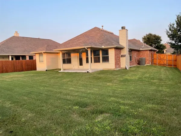 $2,000 | 1712 Lake Wood Trail, Little Elm, TX 75068