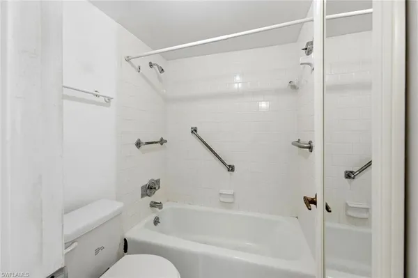 $139,900 | 1087 Forest Lakes Drive, Unit 1303, Naples, FL 34105