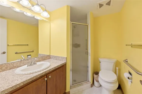 $139,900 | 1087 Forest Lakes Drive, Unit 1303, Naples, FL 34105