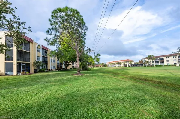 $139,900 | 1087 Forest Lakes Drive, Unit 1303, Naples, FL 34105