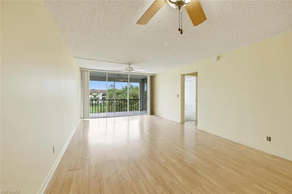 $139,900 | 1087 Forest Lakes Drive, Unit 1303, Naples, FL 34105