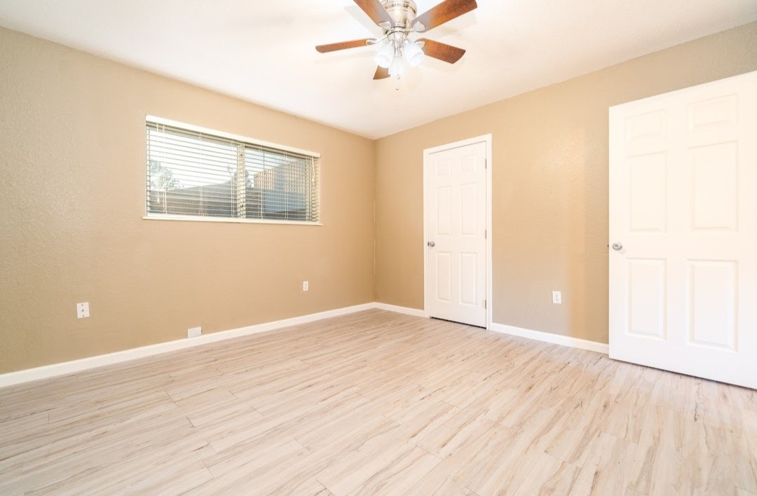 513 Catalpa Street Angleton, TX 77515 - Photo 16 of 20 Bedroom 3