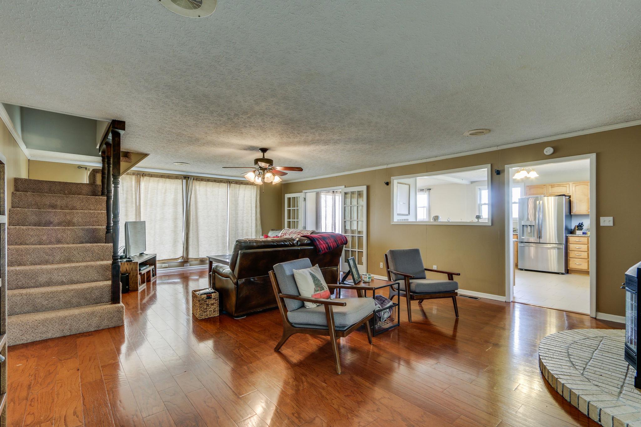 1090 Pond Switch Road Dickson, TN 37055 - Photo 4 of 24 Gallery Image 4