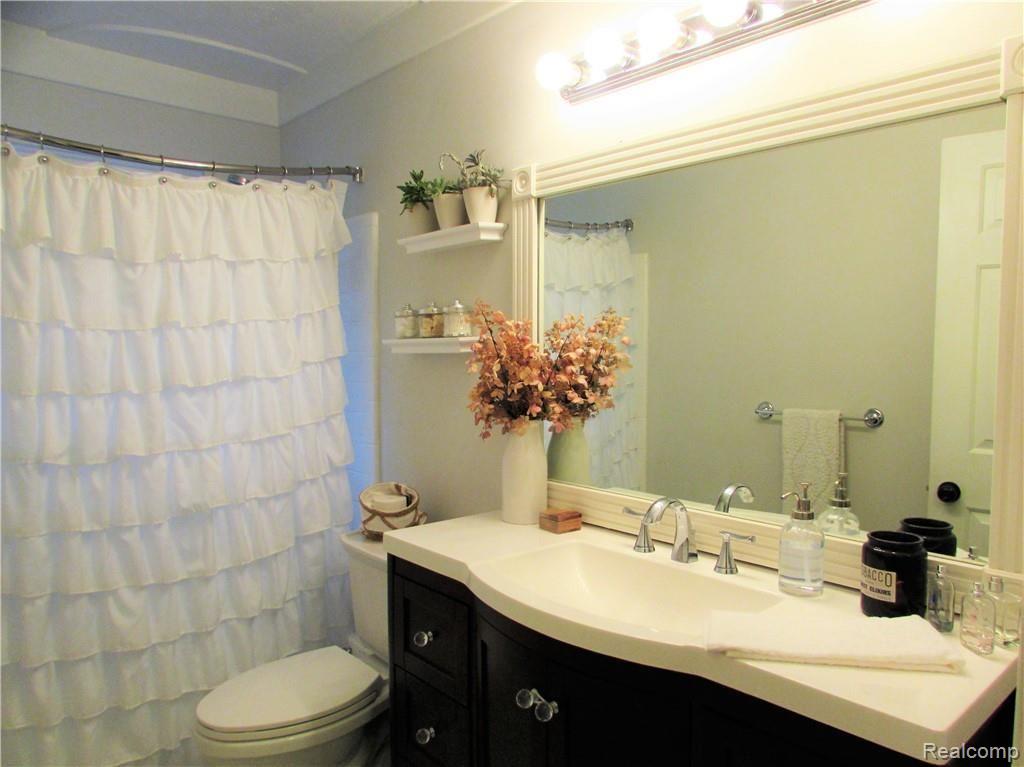 4751 Rosedale Court Clarkston, MI 48348 - Photo 15 of 30 IMG_5410.JPG