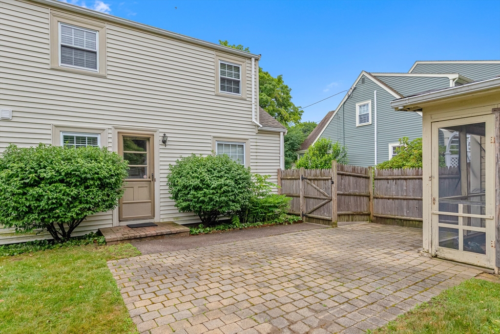 9 Auburn Road Beverly, MA 01915 - Photo 5 of 25