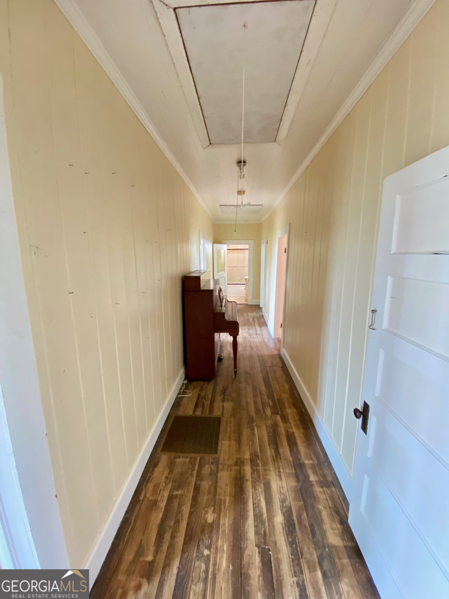 1088 Tippettville Road Pineview, GA 31071 - Photo 17 of 33 a view of gallery with wooden floor